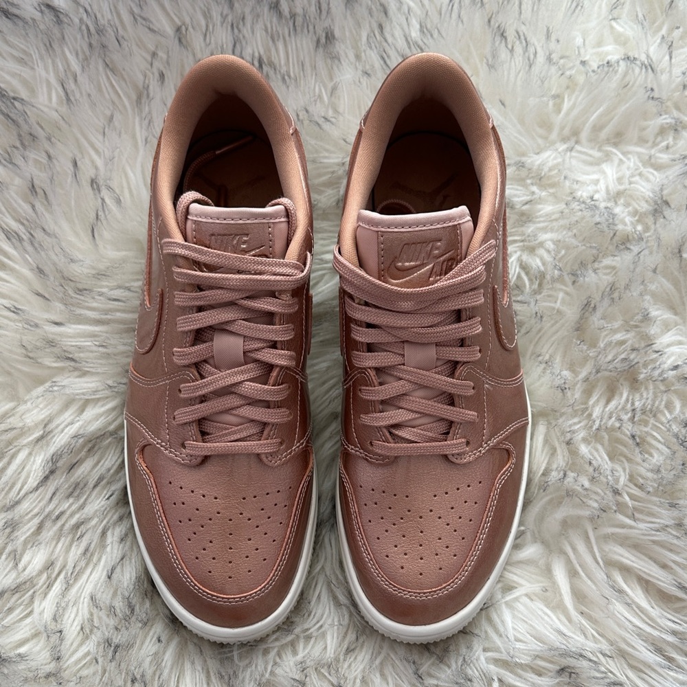 Like New! Nike Air Women's Sneakers